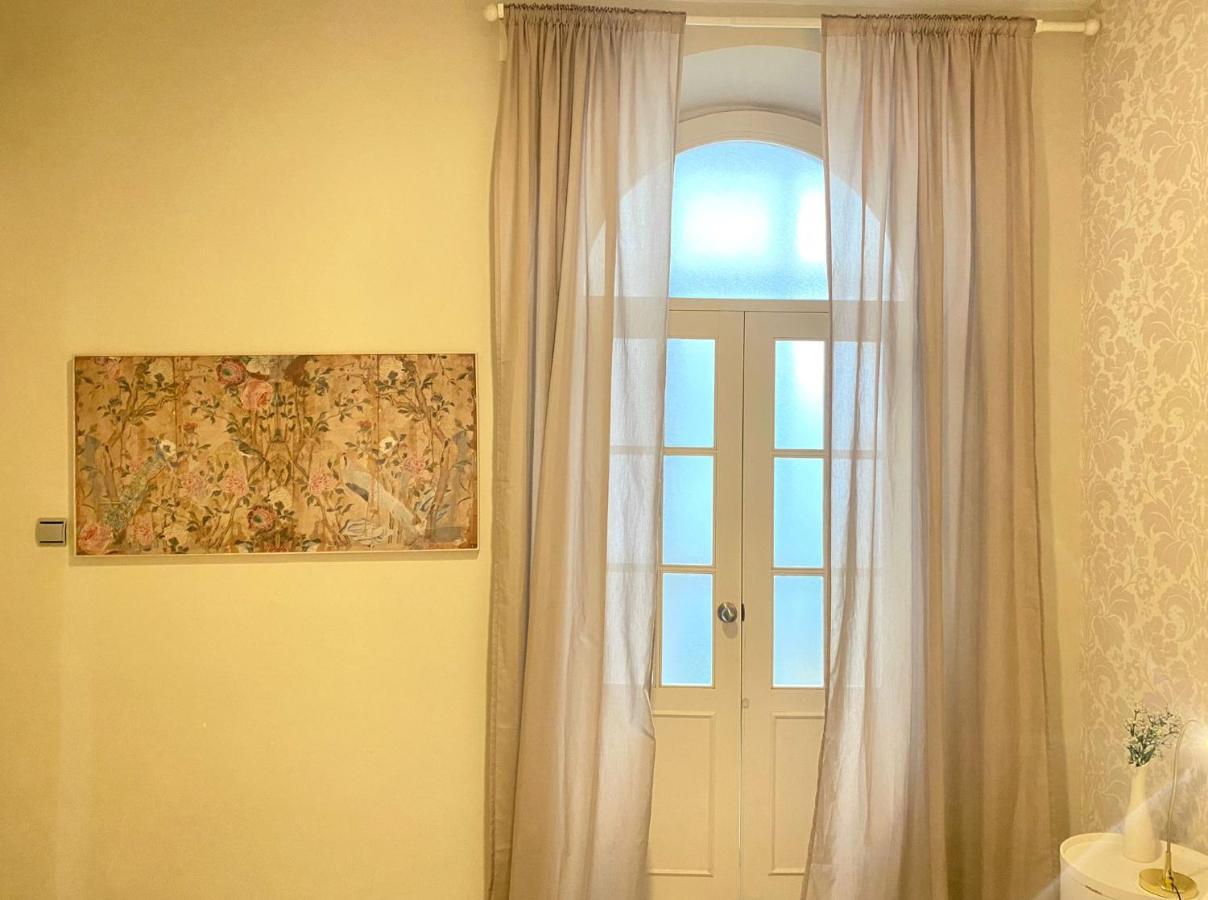 Apartamento Colon 1451 - Pleno Centro Y Wifi Gratis Кадис Экстерьер фото